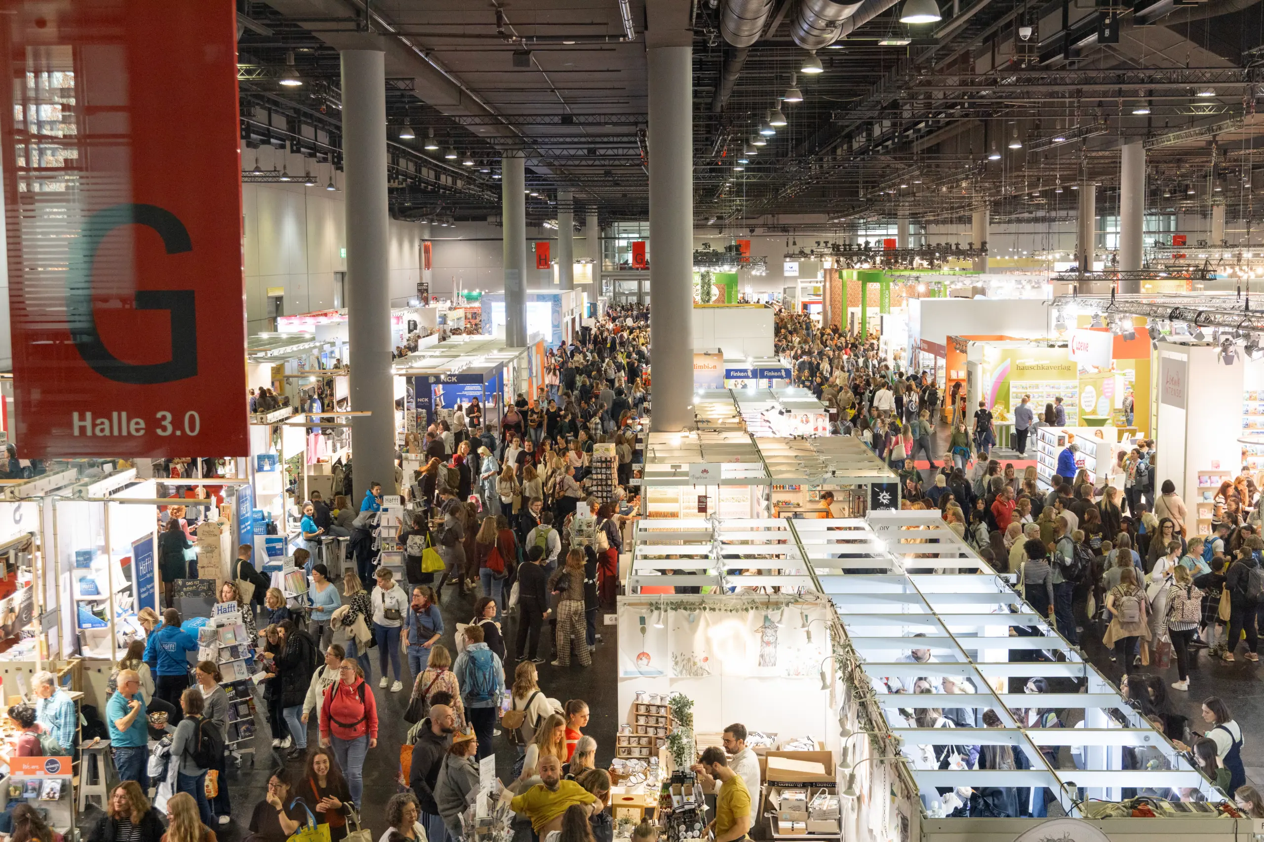 37168-bookdata-lockup-RGB-d02 NielsenIQ BookData logo